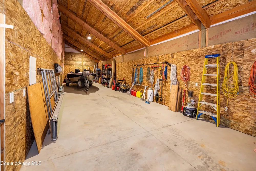 2158 Reeder Crk Rd Nordman, ID 83848