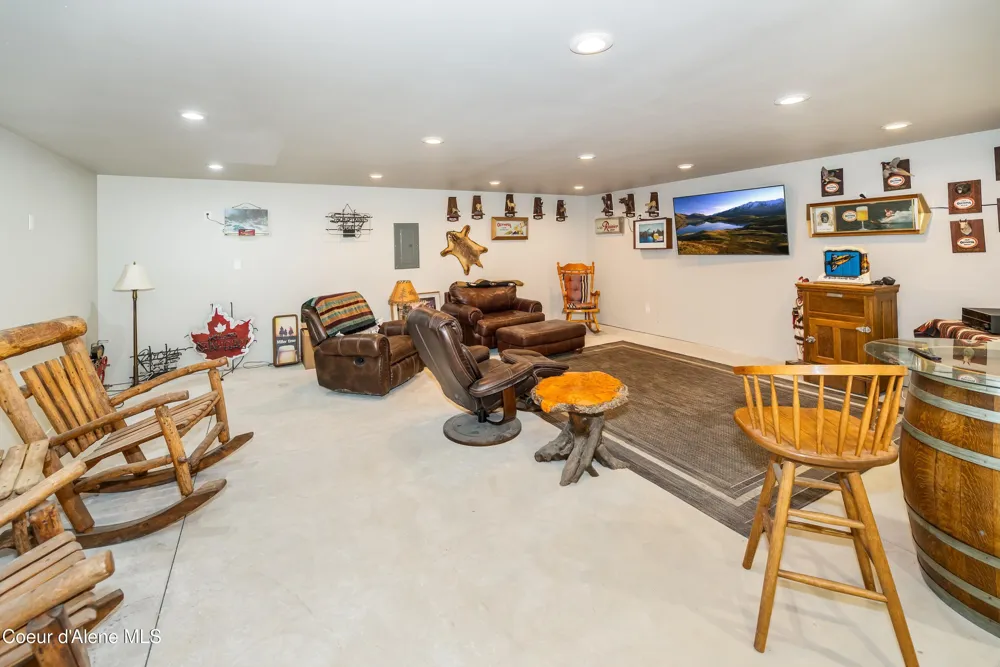 2158 Reeder Crk Rd Nordman, ID 83848