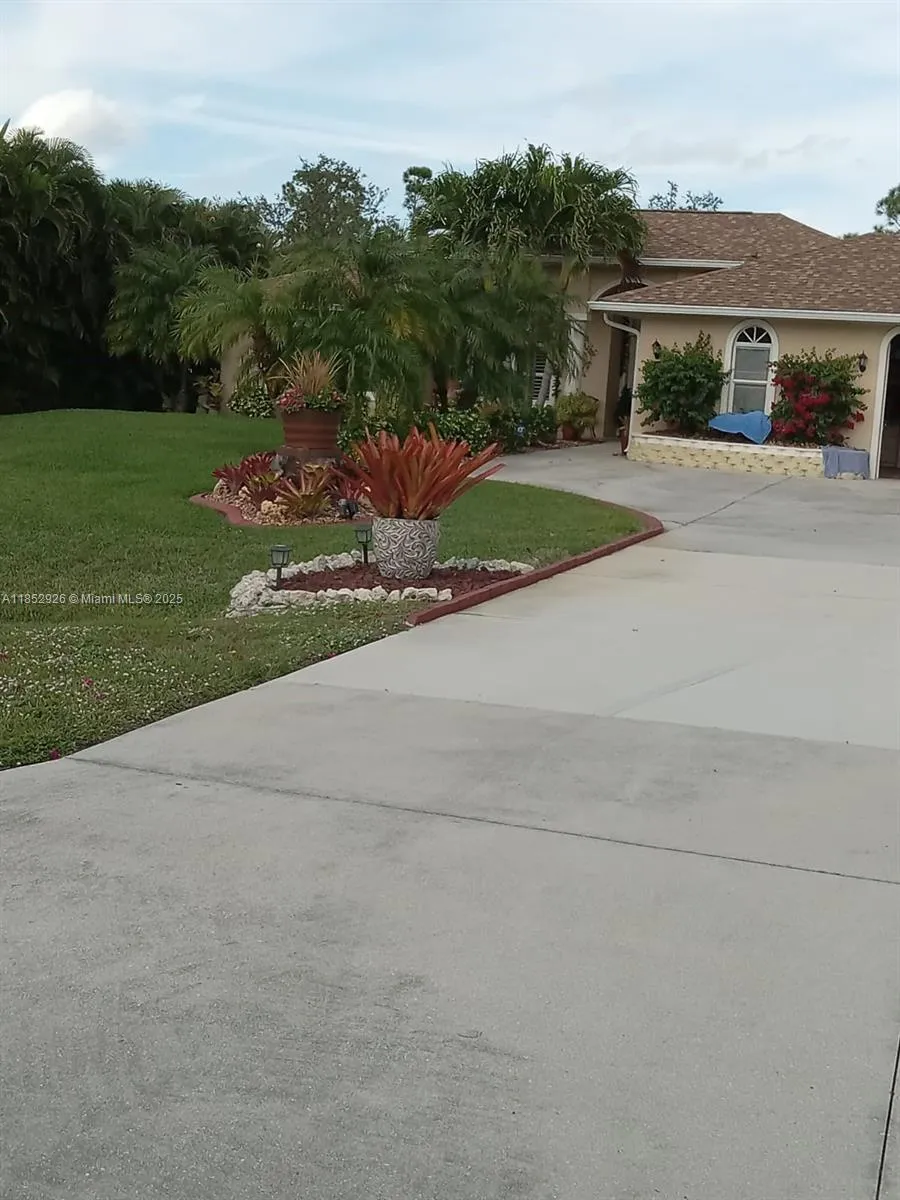26054 Notre Dame Punta Gorda, FL 33955