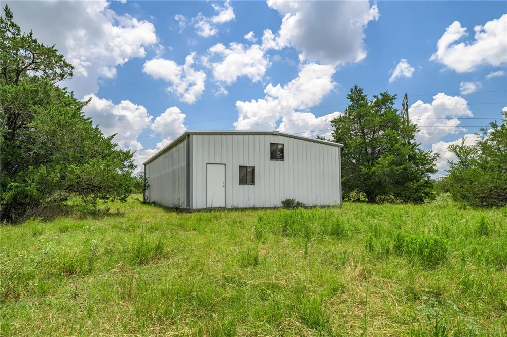 4900 Andreas Road Round Top, TX 78954