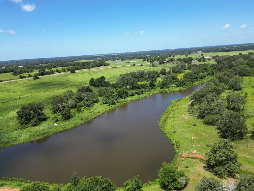 10271 Fm 111 Caldwell, TX 77836