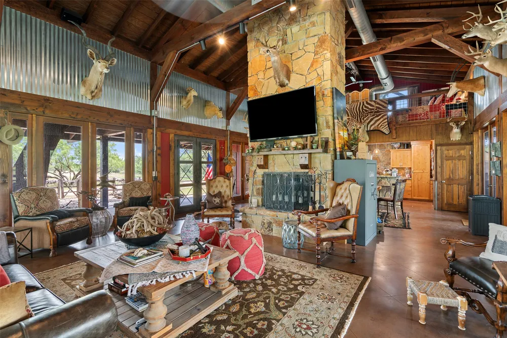 24434 E Highway 71 Horseshoe Bay, TX 78657