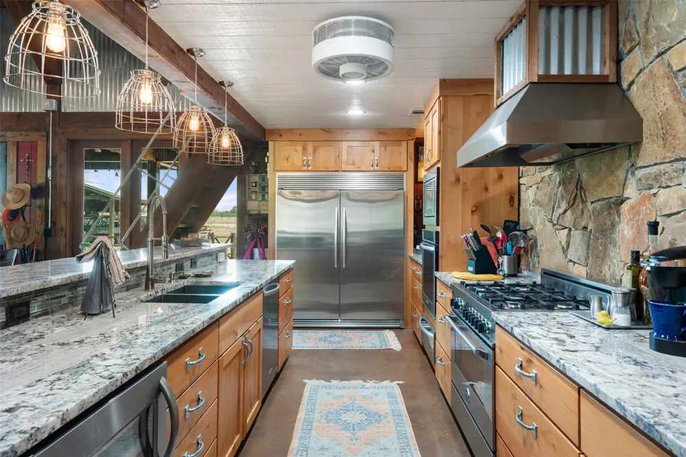 24434 E Highway 71 Horseshoe Bay, TX 78657