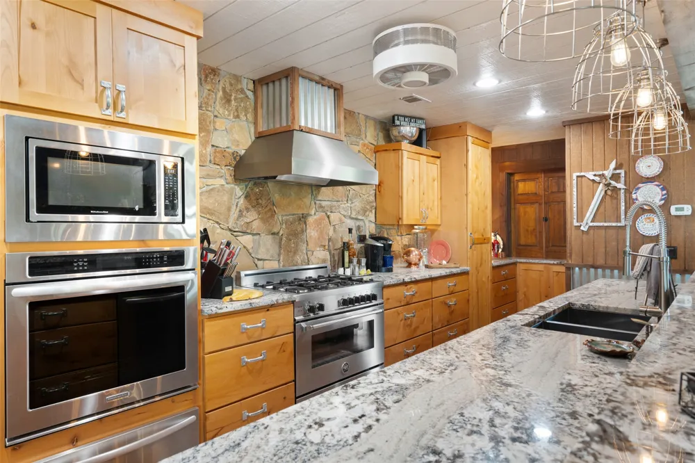 24434 E Highway 71 Horseshoe Bay, TX 78657