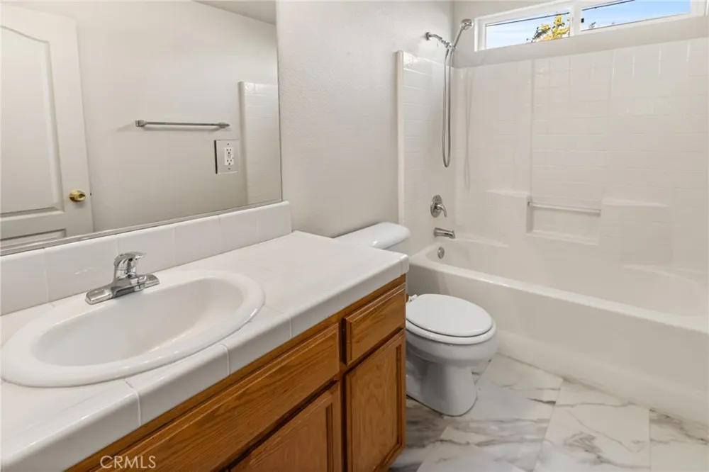 2052 W Solis Street Merced, CA 95348