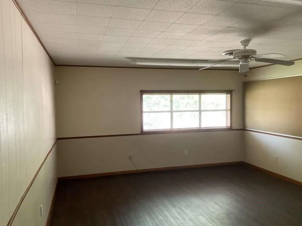208 E York Street Ganado, TX 77962