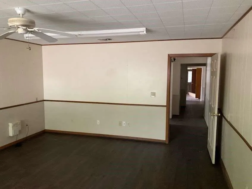 208 E York Street Ganado, TX 77962