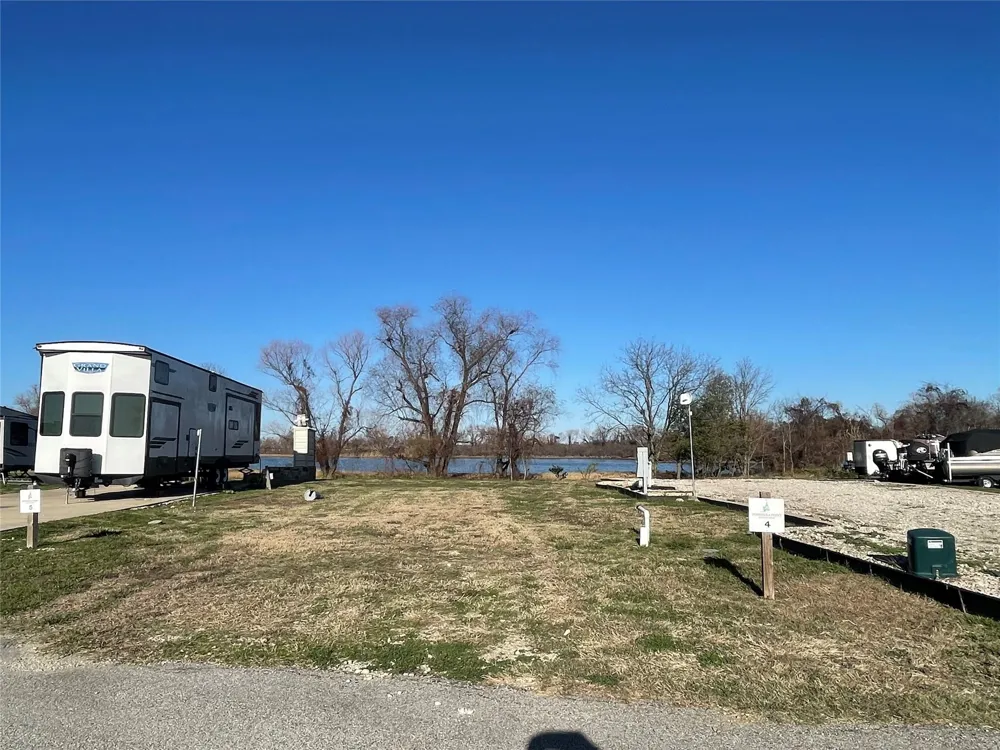 4 Waterfront Road Kerens, TX 75144