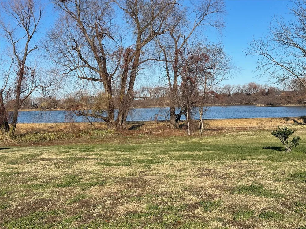 4 Waterfront Road Kerens, TX 75144