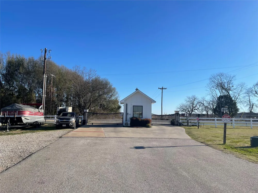 4 Waterfront Road Kerens, TX 75144