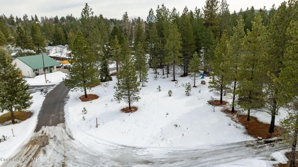 7060 W TESEMINI DRIVE Spirit Lake, ID 83869