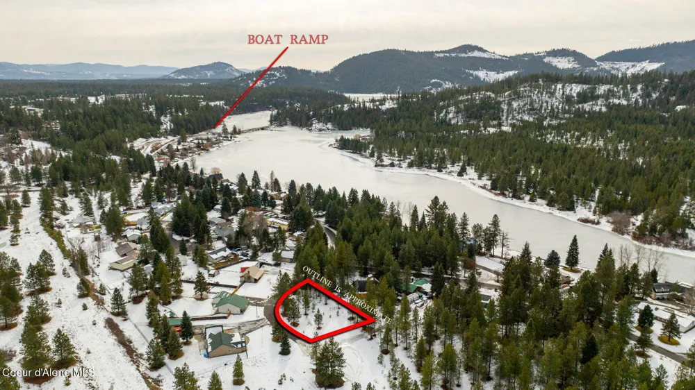 7060 W TESEMINI DRIVE Spirit Lake, ID 83869
