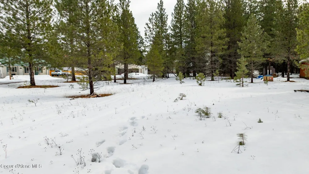 7060 W TESEMINI DRIVE Spirit Lake, ID 83869