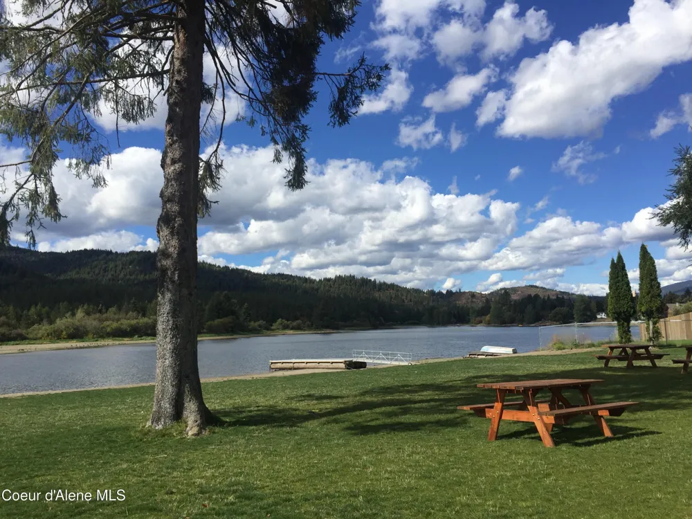 7060 W TESEMINI DRIVE Spirit Lake, ID 83869