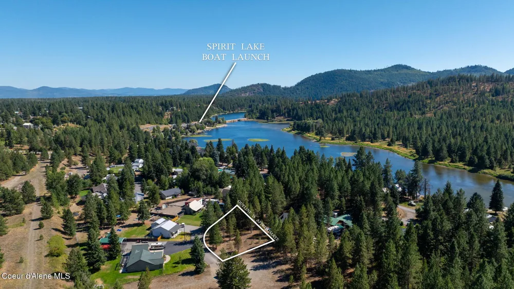 7060 W TESEMINI DRIVE Spirit Lake, ID 83869