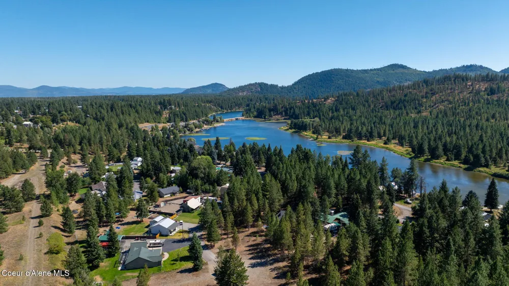 7060 W TESEMINI DRIVE Spirit Lake, ID 83869