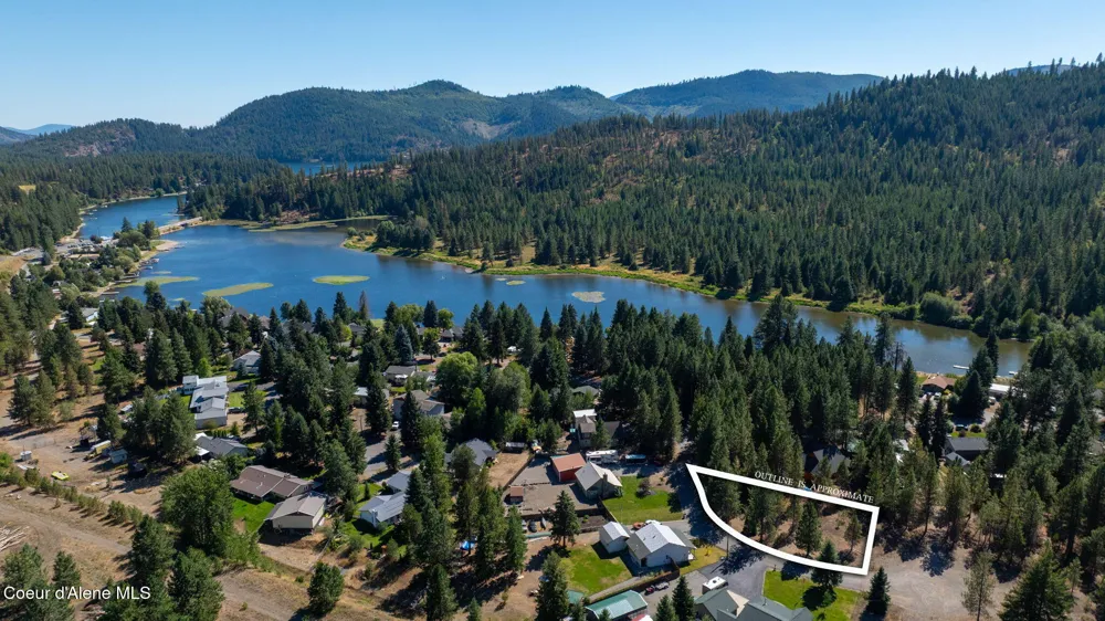 7060 W TESEMINI DRIVE Spirit Lake, ID 83869