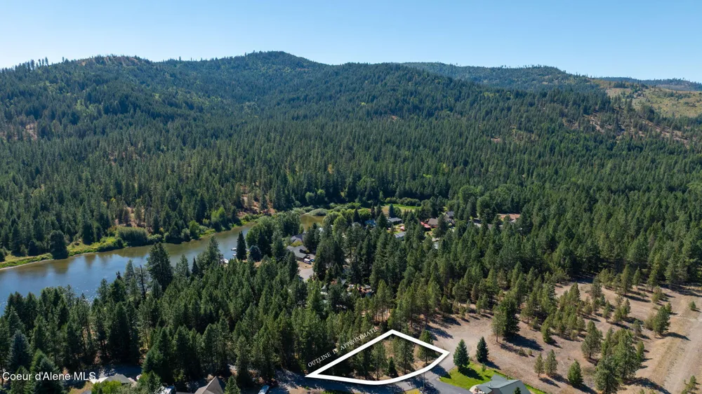7060 W TESEMINI DRIVE Spirit Lake, ID 83869