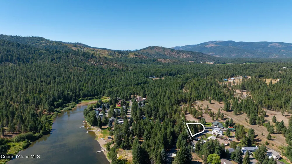 7060 W TESEMINI DRIVE Spirit Lake, ID 83869