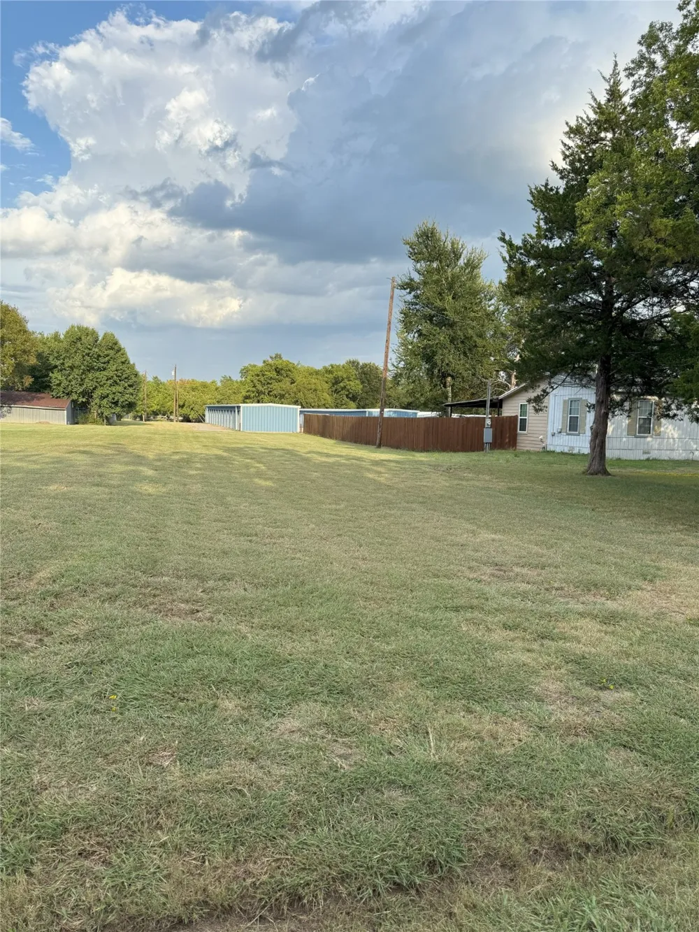 709 S Grand Street Wolfe City, TX 75496