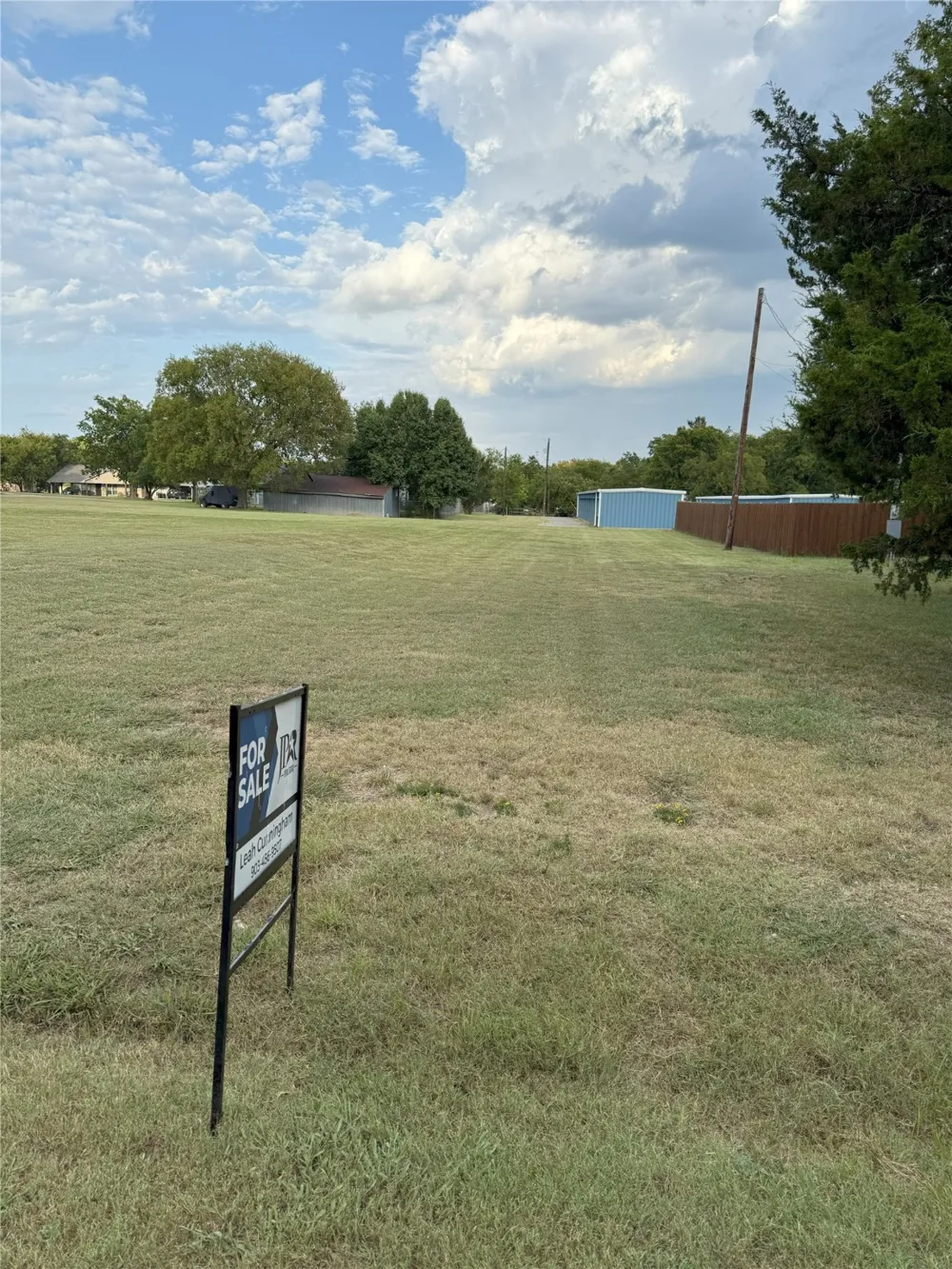 709 S Grand Street Wolfe City, TX 75496