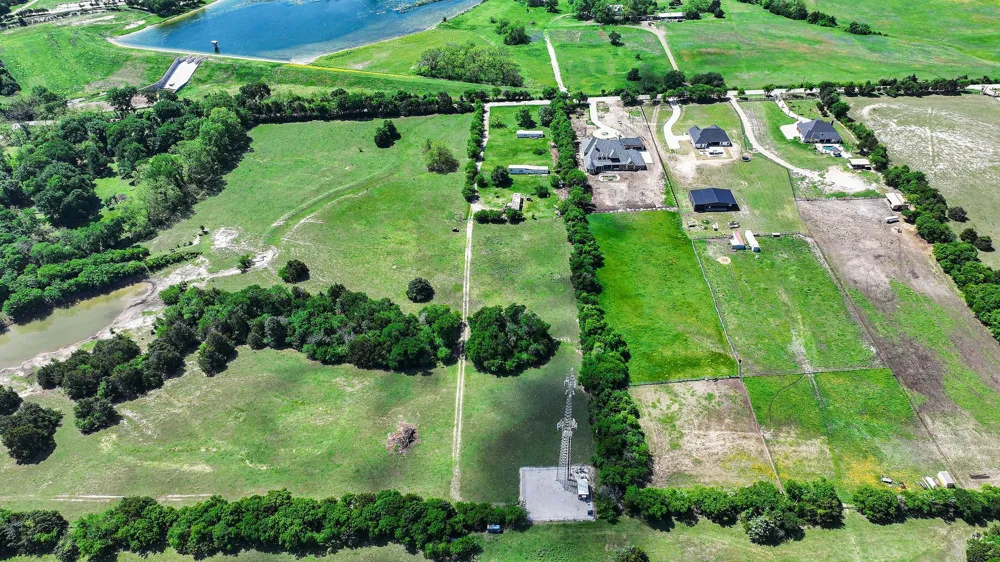 3291 Plainview Road Midlothian, TX 76065