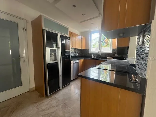 1124 MANSIONES DE VISTAMAR MARINA III Carolina, PR 00983