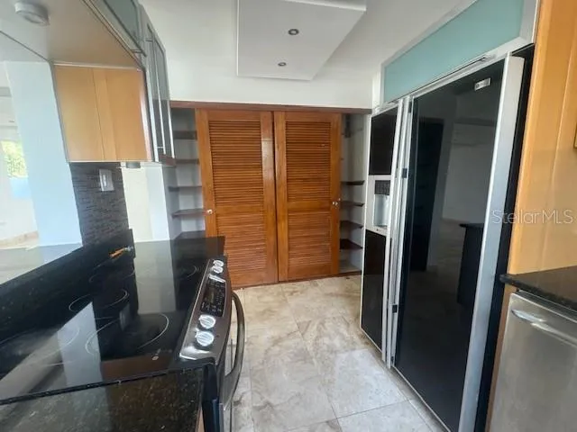 1124 MANSIONES DE VISTAMAR MARINA III Carolina, PR 00983