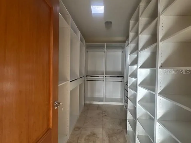 1124 MANSIONES DE VISTAMAR MARINA III Carolina, PR 00983