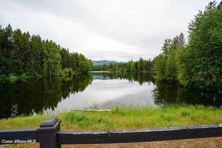 39 Forest Ridge Road Blanchard, ID 83804