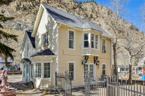 710 6th Street