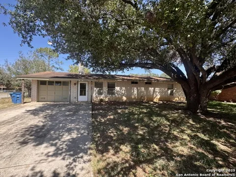 512 Low Meadow