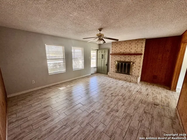 512 Low Meadow Pleasanton, TX 78064