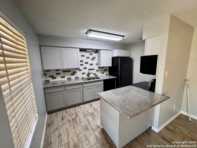 512 Low Meadow Pleasanton, TX 78064