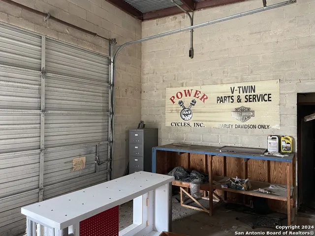1110 18th Street Hondo, TX 78861