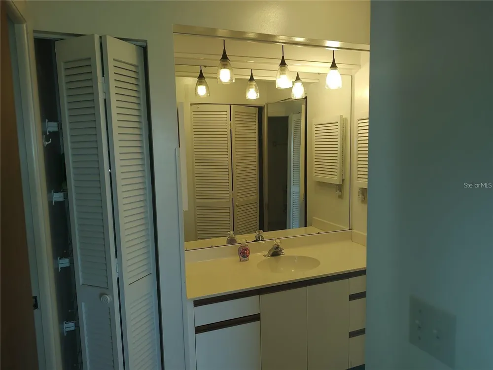 515 LEFFINGWELL AVENUE #109 Ellenton, FL 34222