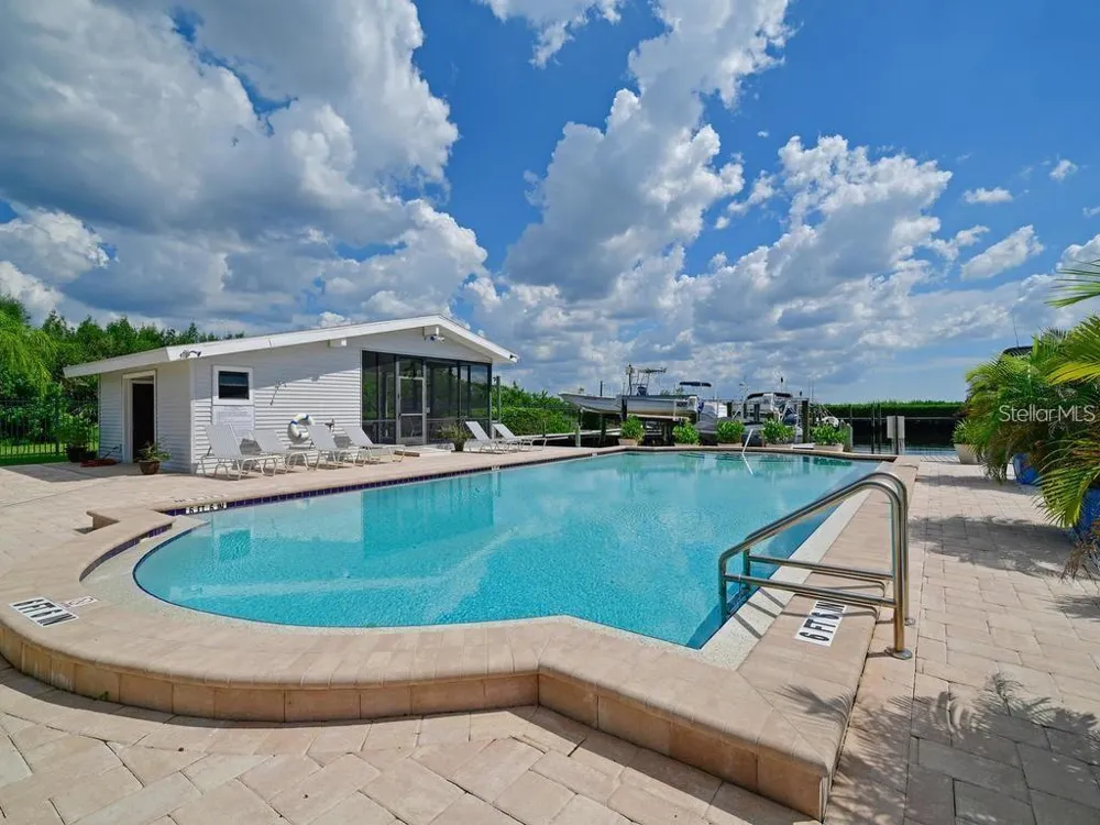 515 LEFFINGWELL AVENUE #109 Ellenton, FL 34222