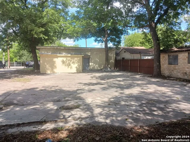 3109 S FLORES ST San Antonio, TX 78204