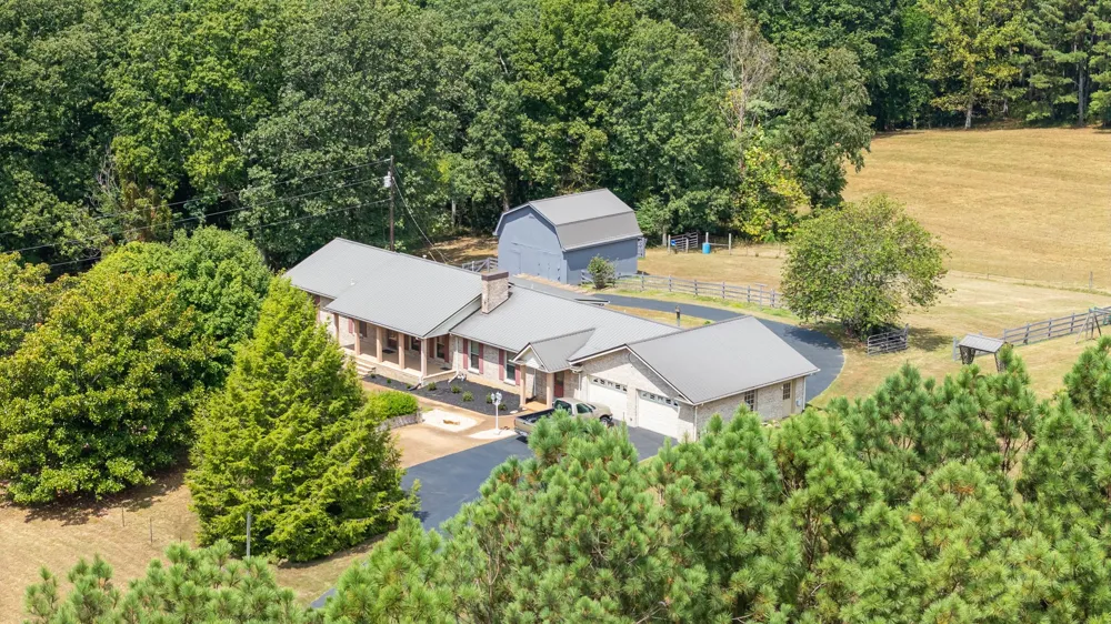 2820 Skyview Drive Centerville, TN 37033