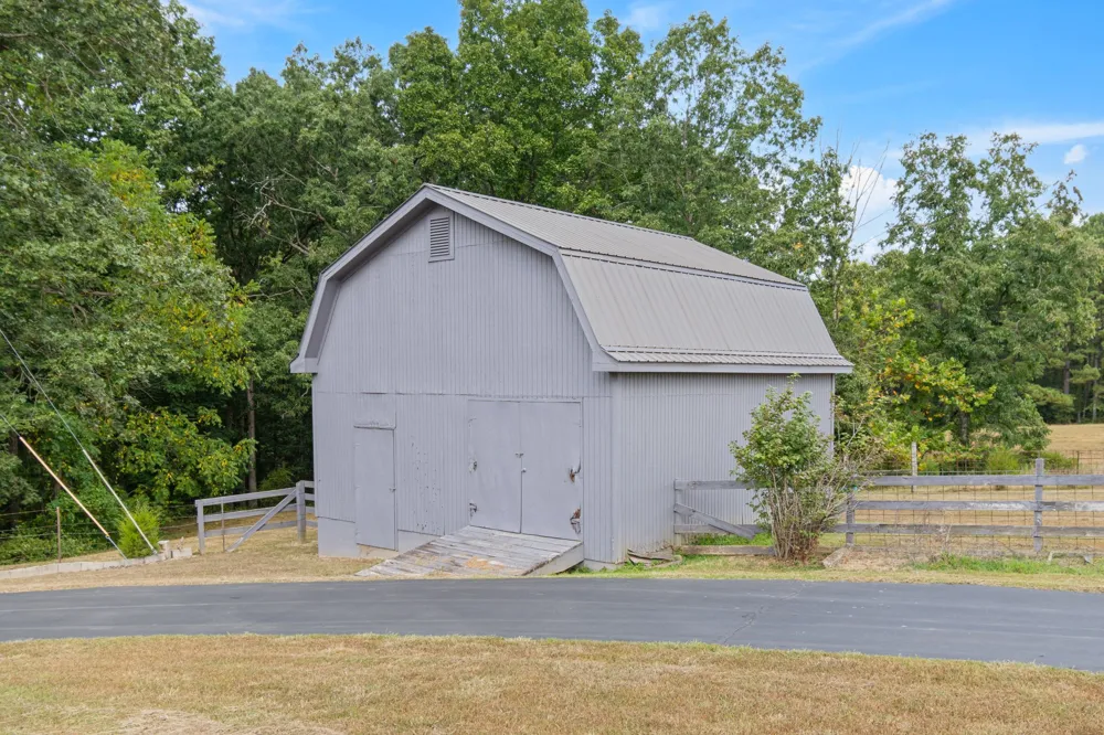 2820 Skyview Drive Centerville, TN 37033