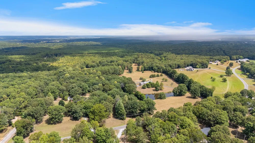 2820 Skyview Drive Centerville, TN 37033