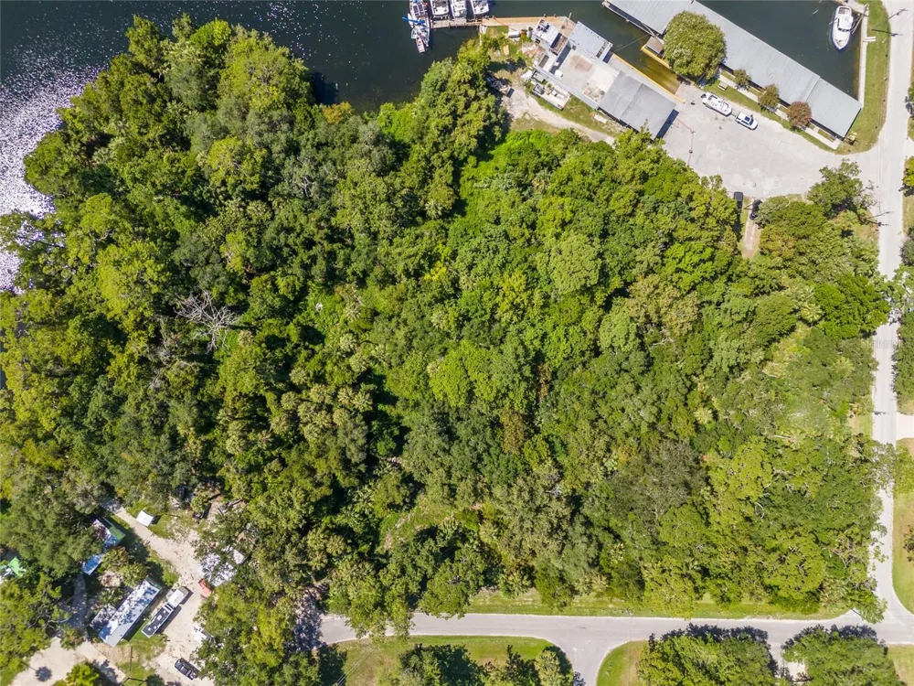 0 HICKORY AVENUE Yankeetown, FL 34498