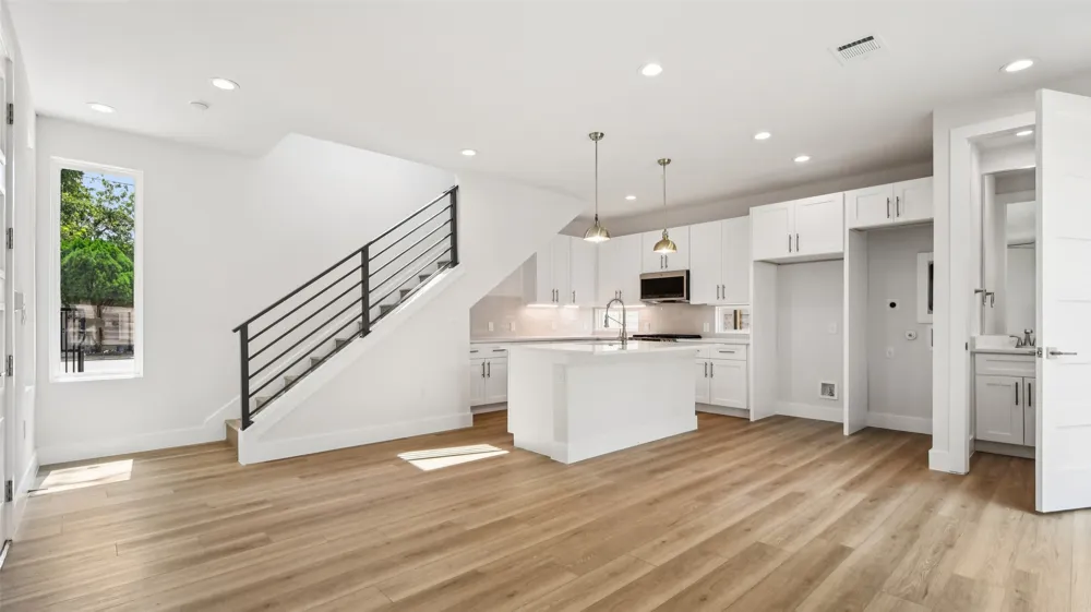 9104 Georgian Drive Austin, TX 78753
