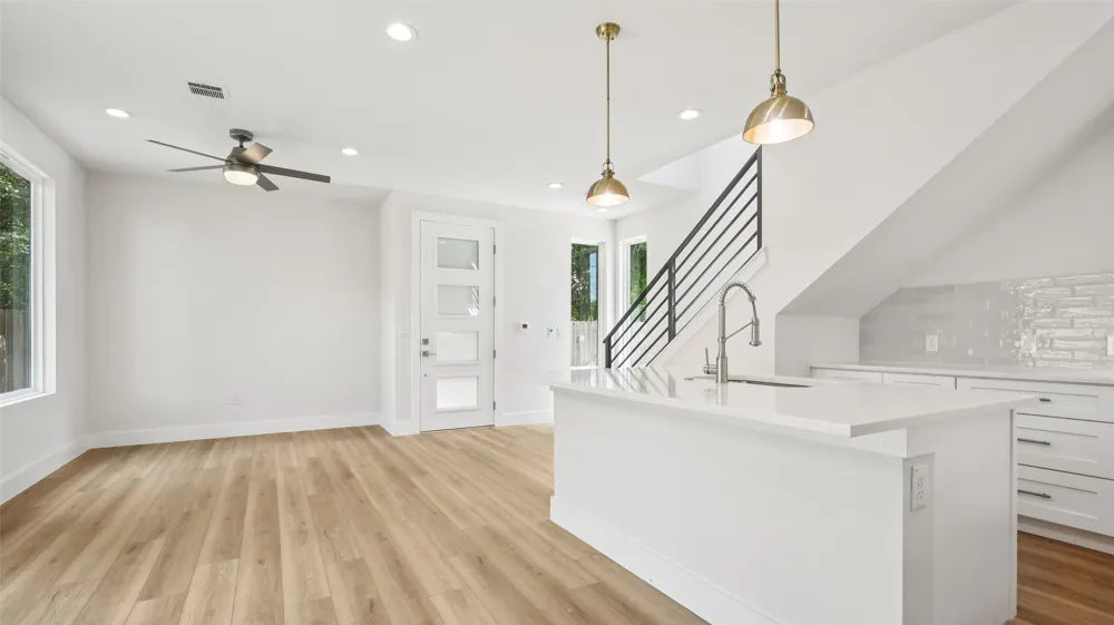 9104 Georgian Drive Austin, TX 78753