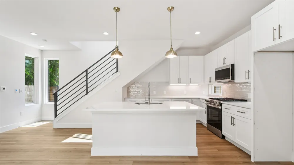 9104 Georgian Drive Austin, TX 78753
