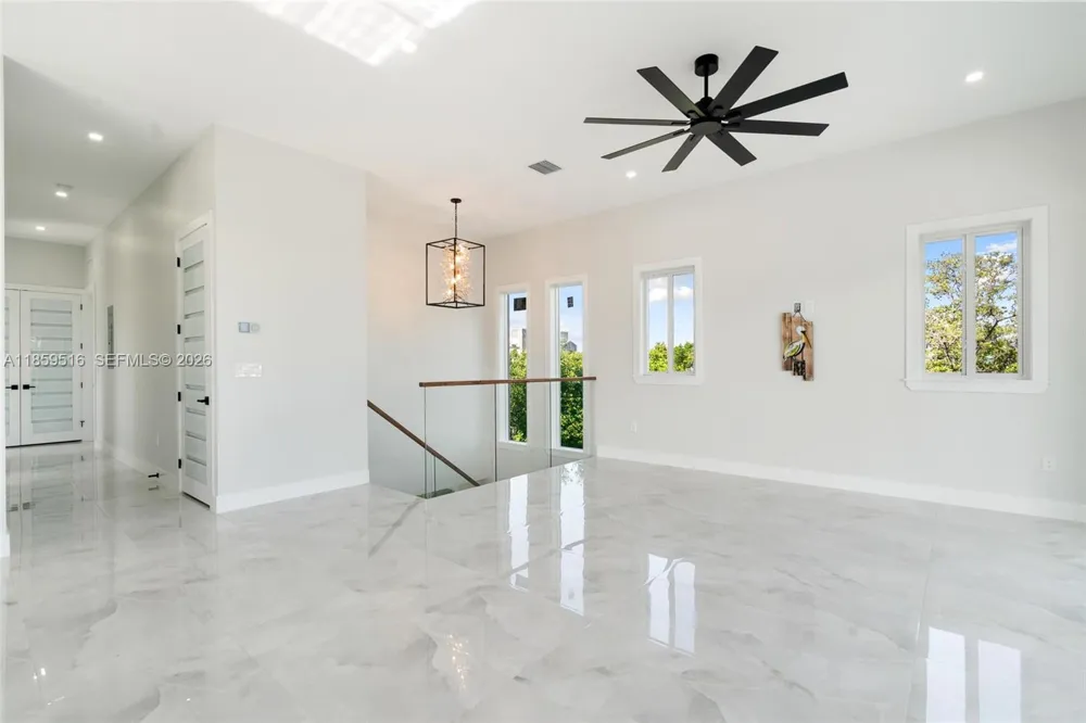 862 Cardinal Ln Key Largo, FL 33037