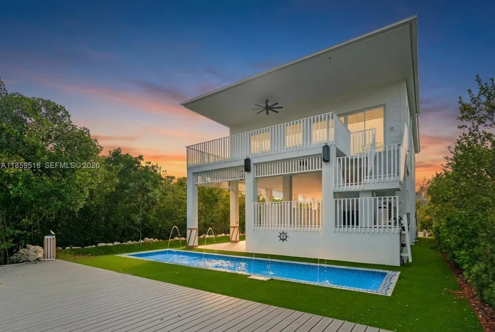 862 Cardinal Ln Key Largo, FL 33037