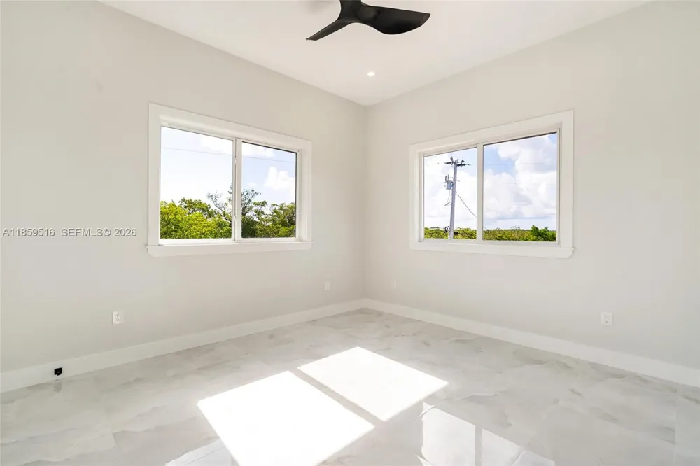 862 Cardinal Ln Key Largo, FL 33037