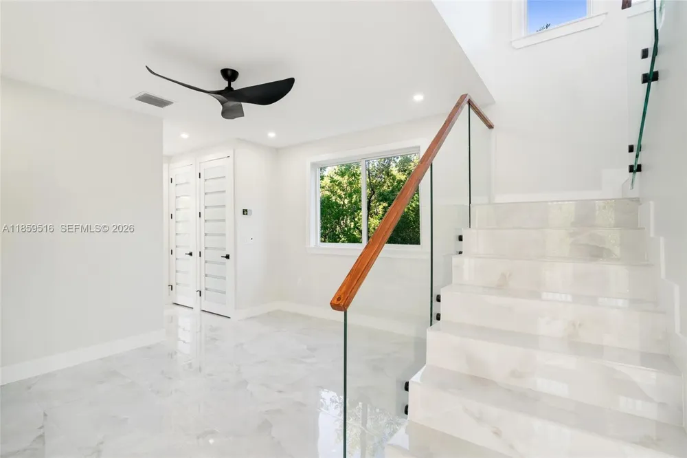 862 Cardinal Ln Key Largo, FL 33037
