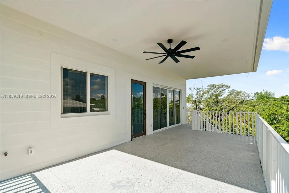 862 Cardinal Ln Key Largo, FL 33037
